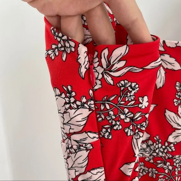 Vince Camuto Floral Sleeveless V-Neck Maxi Dress - Picture 7 of 8